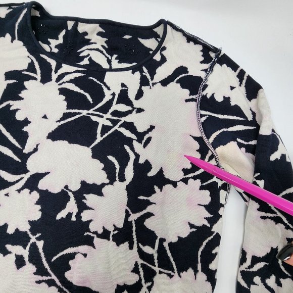 Oscar De La Renta White & Black Floral Silk Blend Beaded Sweater Petite Medium - Picture 10 of 14